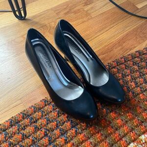 Comfort Plus by Predictions Black Heels
